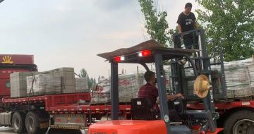 攀枝花 黄金麻冰裂纹，地铺石装车