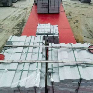 攀枝花 芝麻白仿形加直形路沿石出货日常