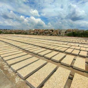 攀枝花 黄金麻荔枝面花岗岩石材地铺石防护中