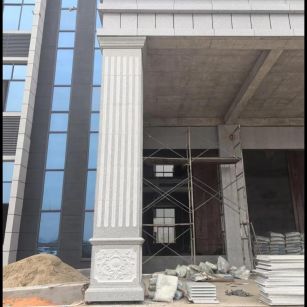 攀枝花 芝麻白光面花岗岩门楼大柱（罗马柱）配雕花底座