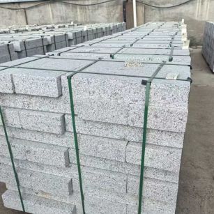 攀枝花 白麻花岗岩路沿石，弧形路沿石，道牙石，马路牙子，界石，路缘石，平沿石，直岩石，平缘石等