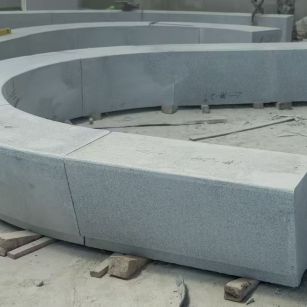 攀枝花 芝麻白花岗岩光面弧形坐凳