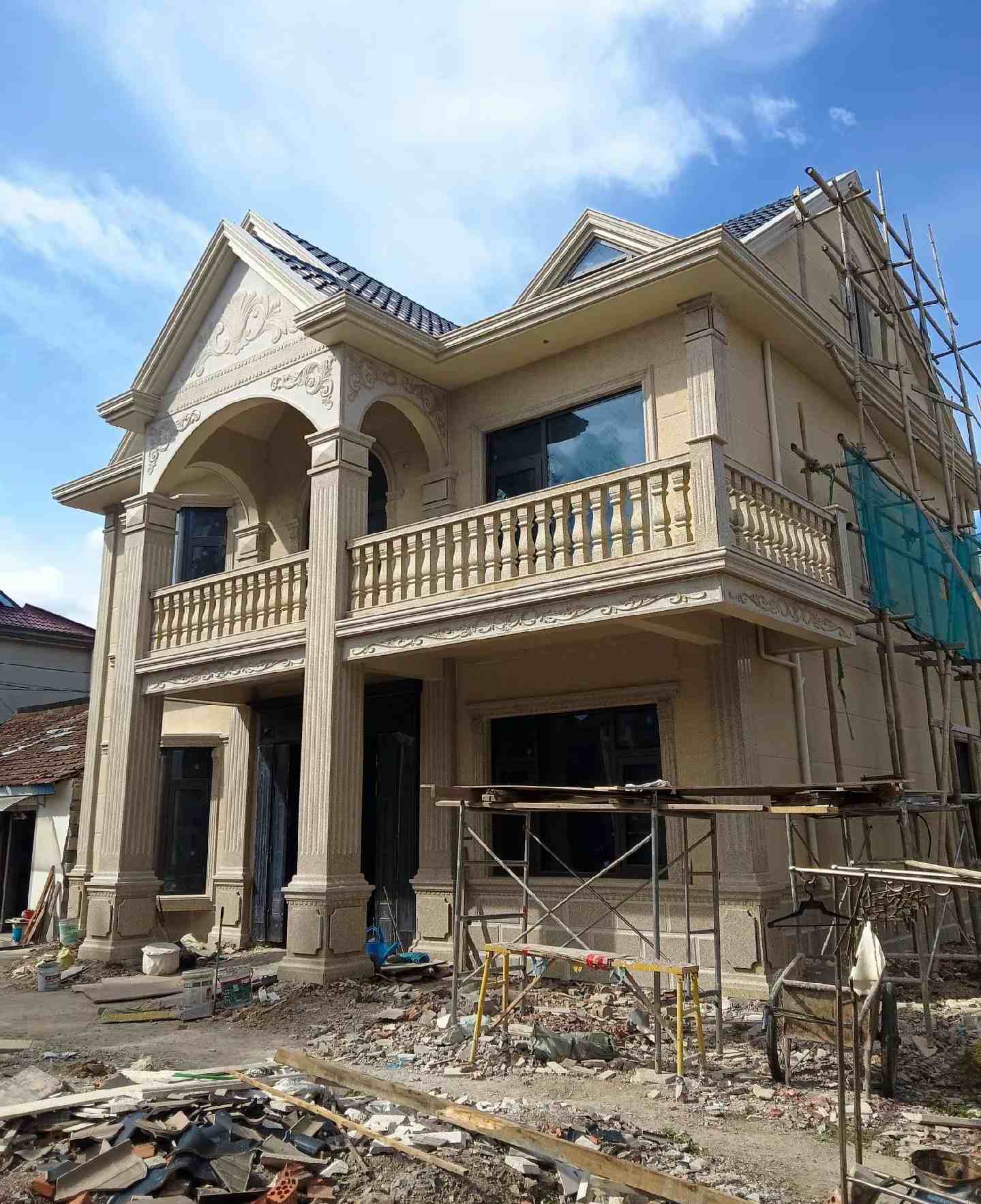 攀枝花 黄金麻花岗岩石材私人别墅雕花门楼柱阳台栏杆