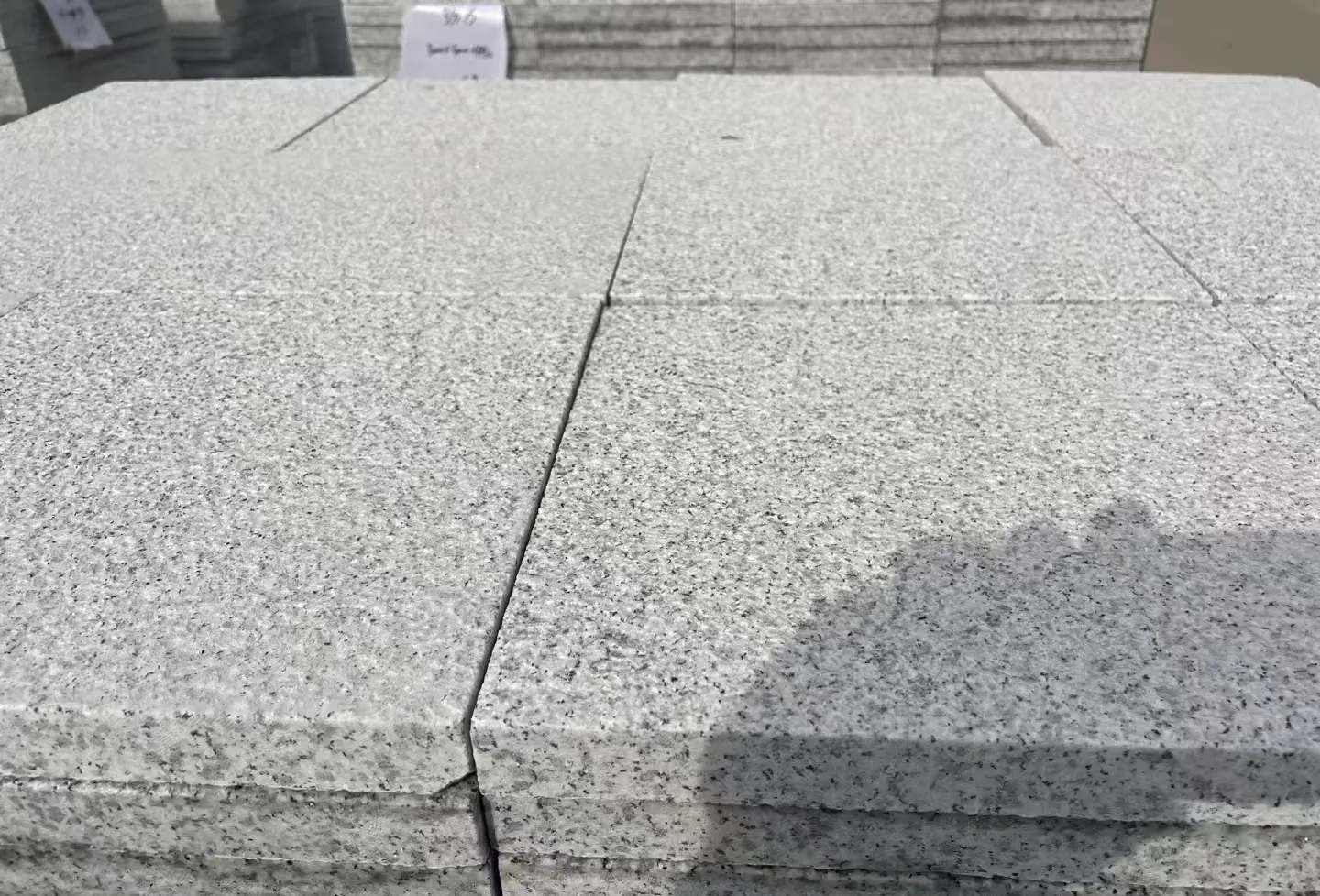 攀枝花 白麻花岗岩石材推荐 荔枝面地铺石