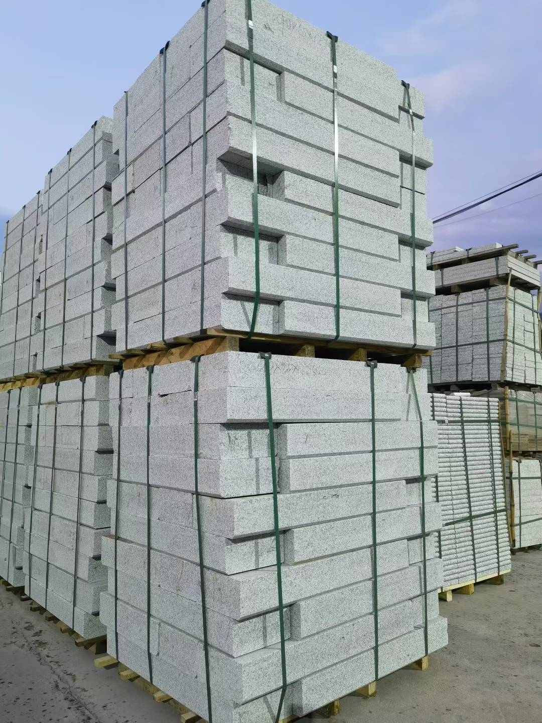 攀枝花 芝麻白花岗岩路沿石，路缘石，路肩石，道牙，立缘石，马路牙子，街沿石，侧石等