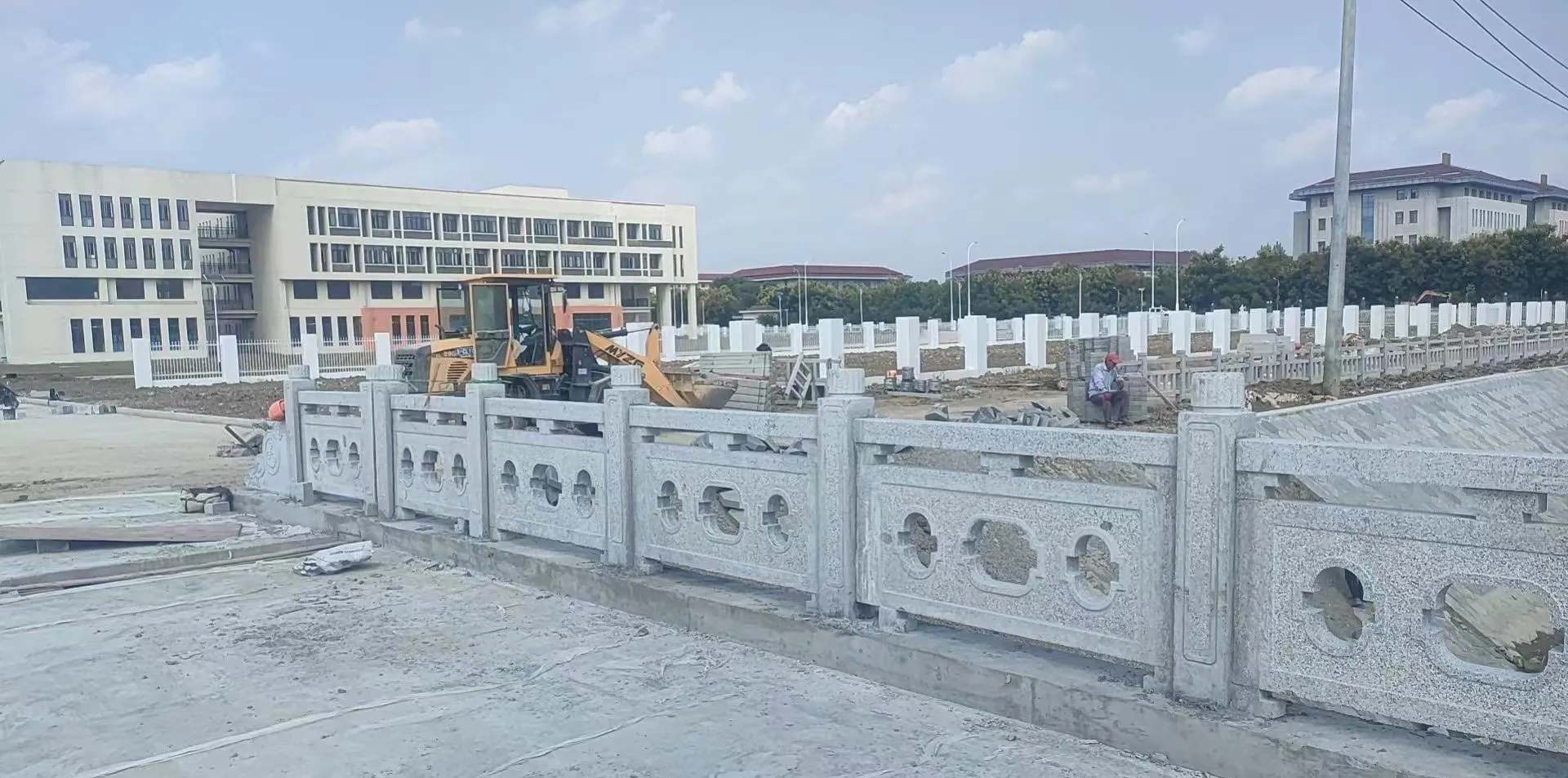 攀枝花 白麻花岗岩荔枝面河道栏杆