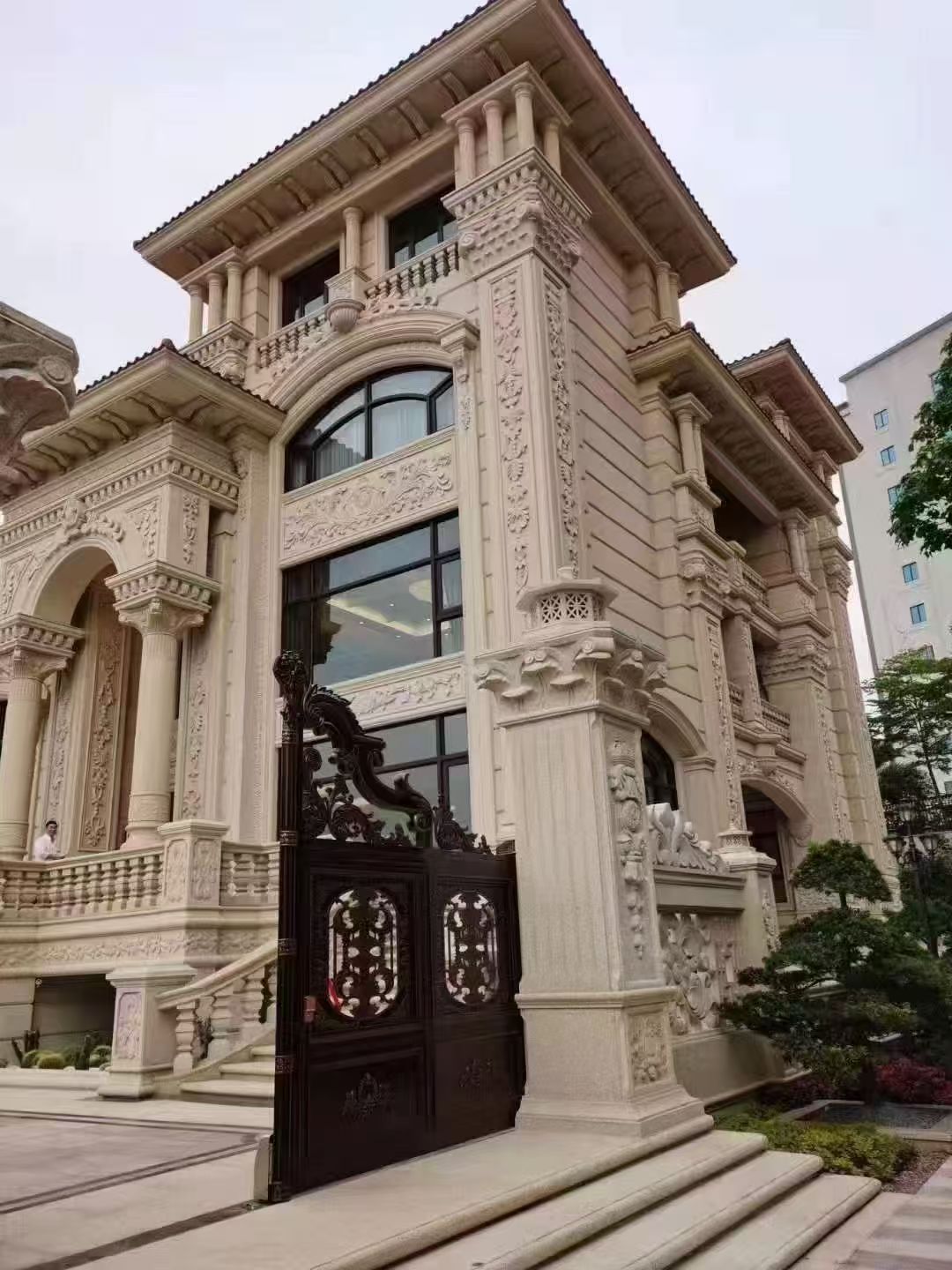 攀枝花 黄金麻花岗岩别墅外墙干挂效果展示