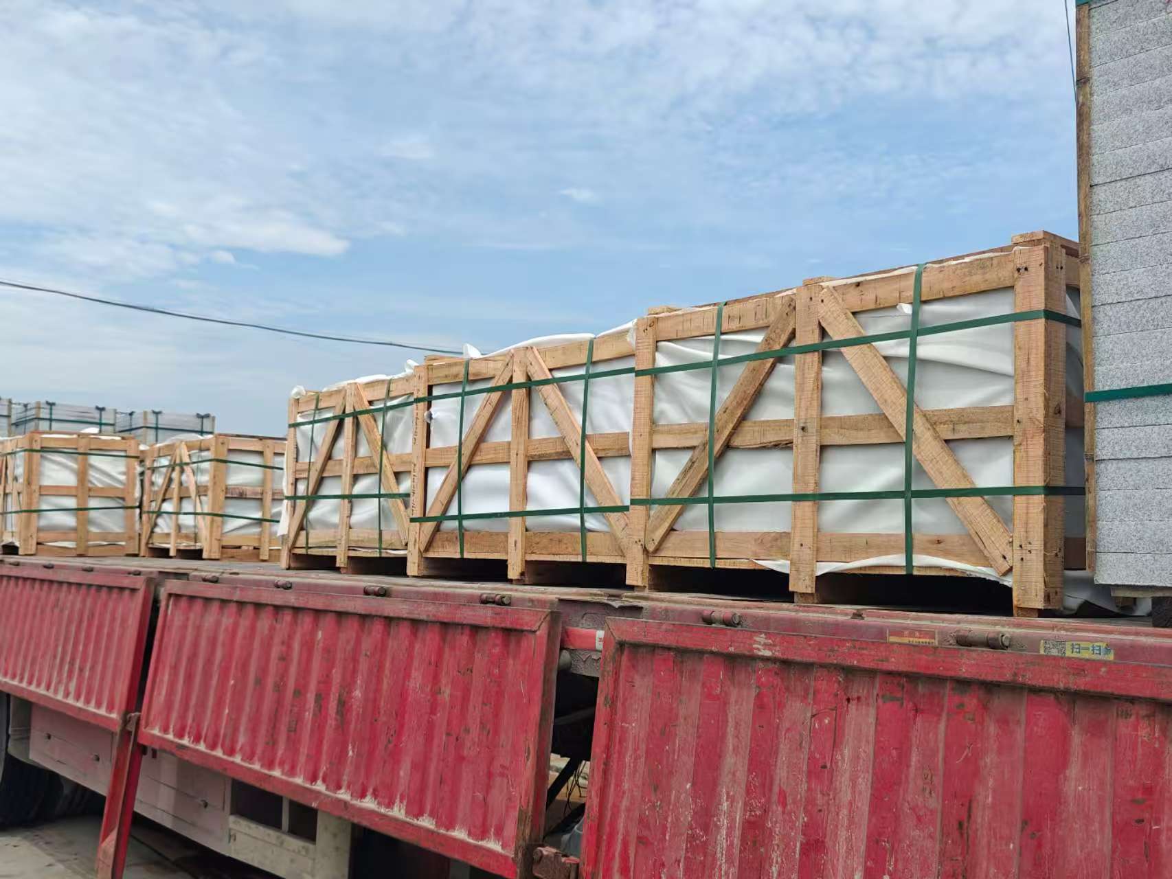 攀枝花 芝麻白花岗岩地铺石出口专车-泰国游