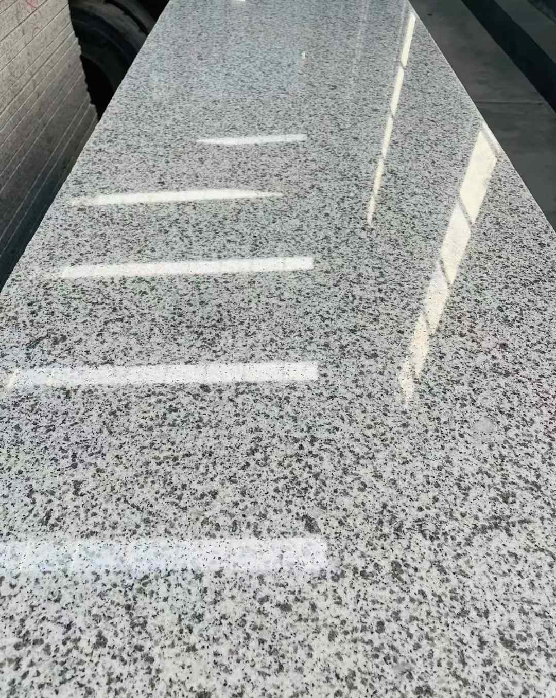 攀枝花 白麻花岗岩光面毛板