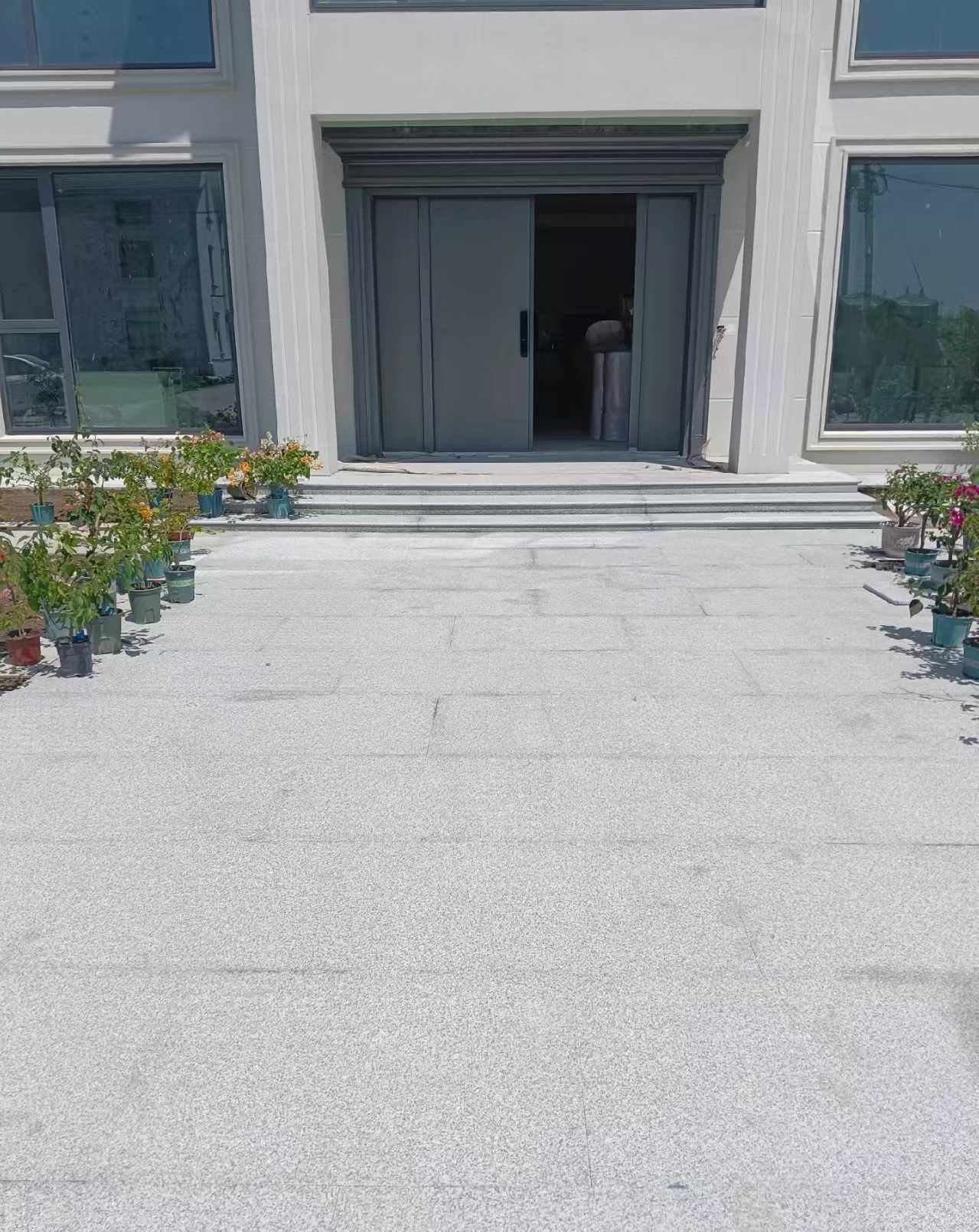 攀枝花 芝麻白花岗岩地铺石地面铺装