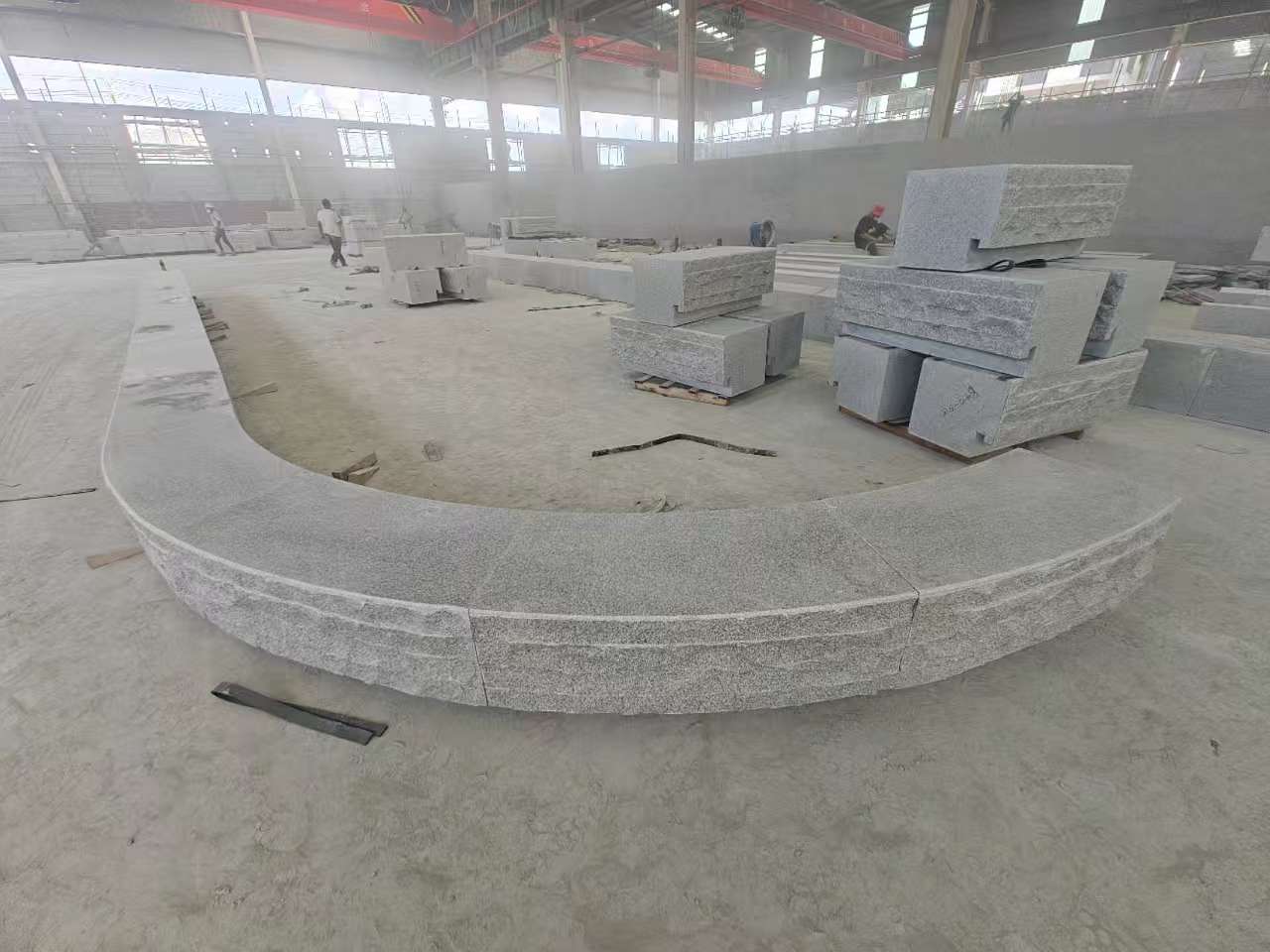 攀枝花 芝麻白异形坐凳，自然面光面弧形加工