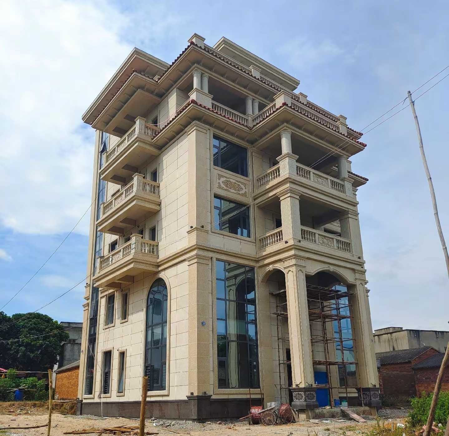 攀枝花 黄金麻花岗岩石材别墅外墙干挂搭配（雕花栏杆花瓶柱门楼罗马柱）