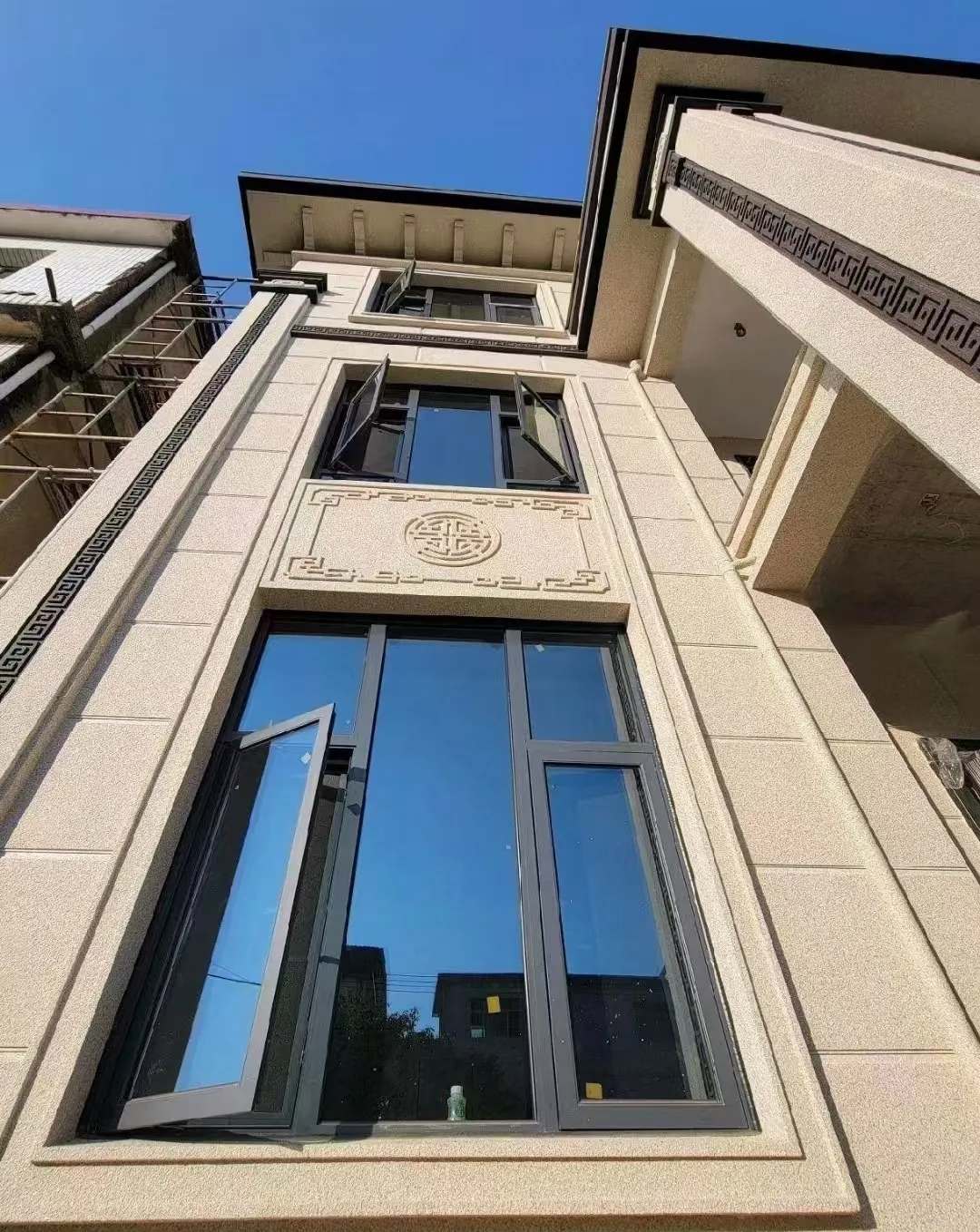 攀枝花 黄金麻荔枝面别墅外墙干挂效果展示