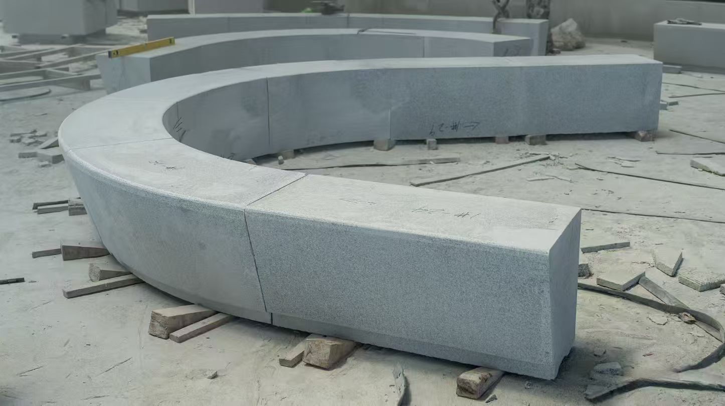 攀枝花 芝麻白花岗岩光面弧形坐凳